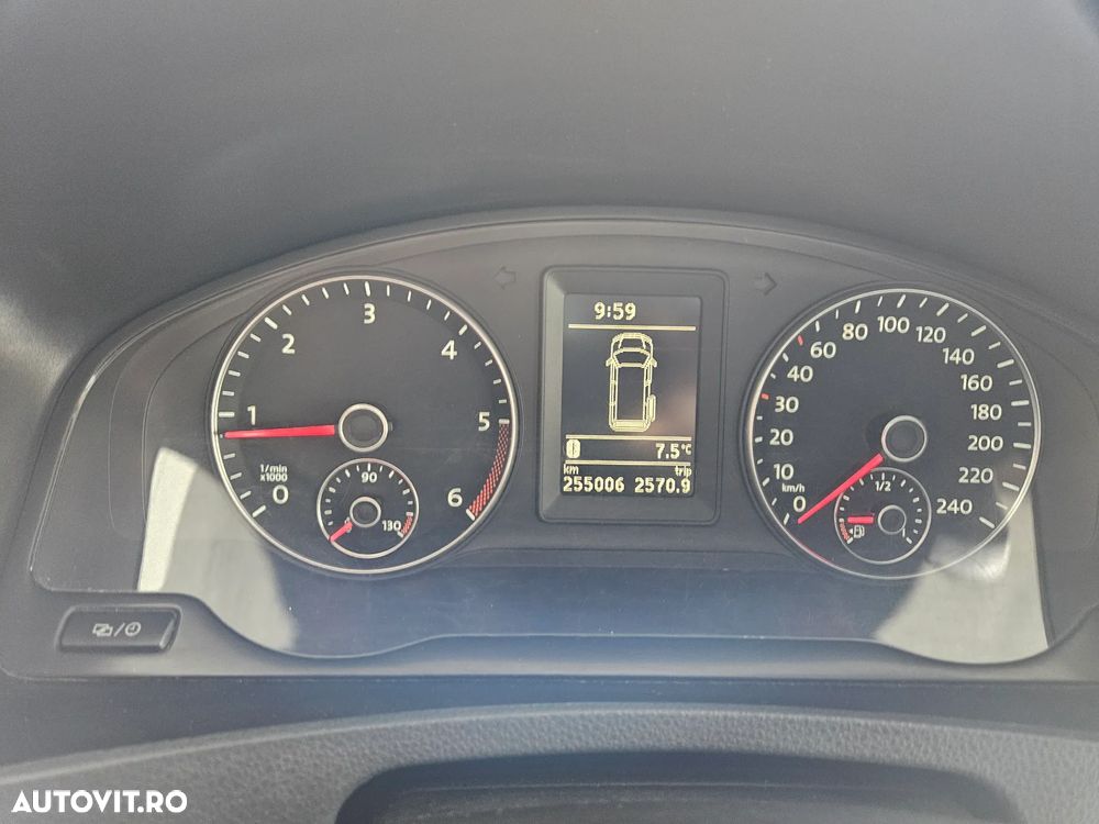 Volkswagen Caravelle - 22