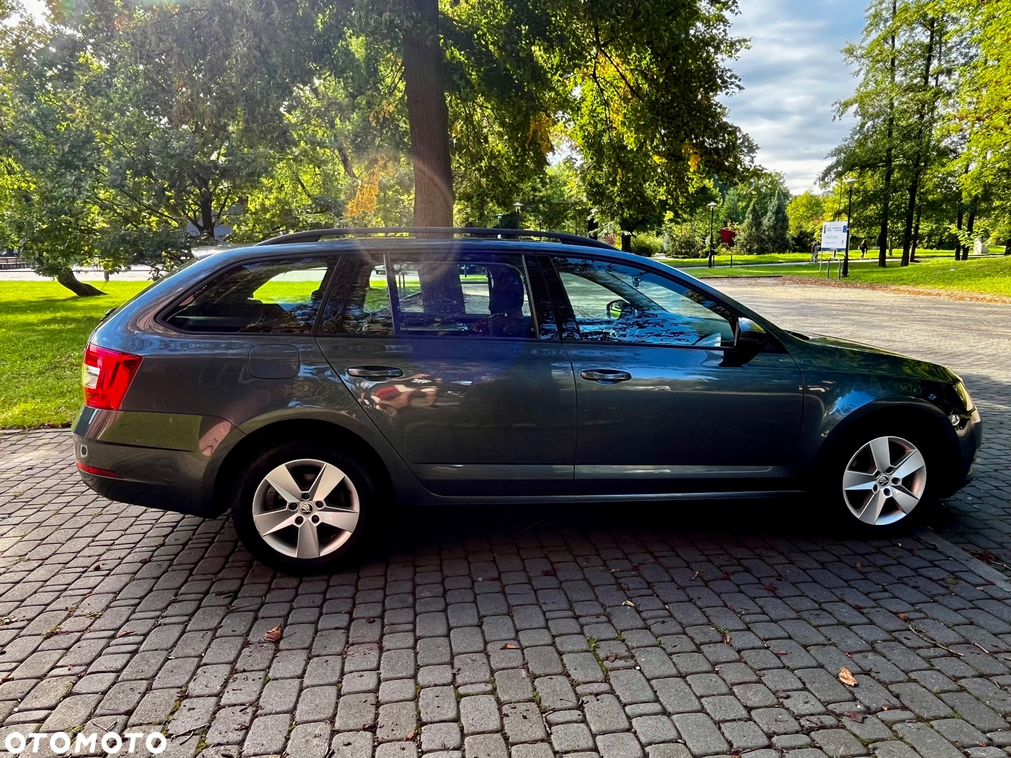 Skoda Octavia 2.0 TDI 4x4 Ambition DSG - 6