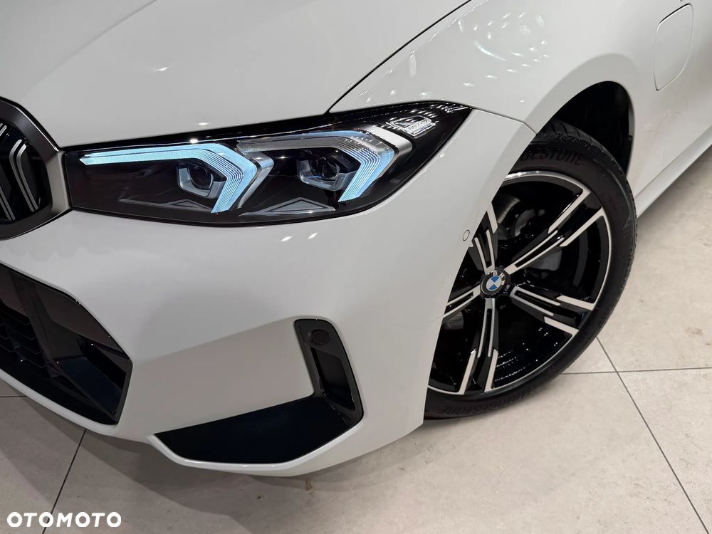BMW Seria 3 330e xDrive M Sport sport - 23