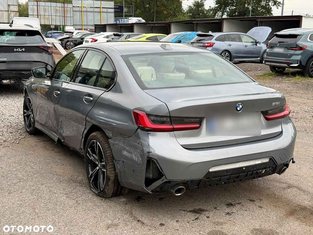 BMW Seria 3 318i M Sport - 12