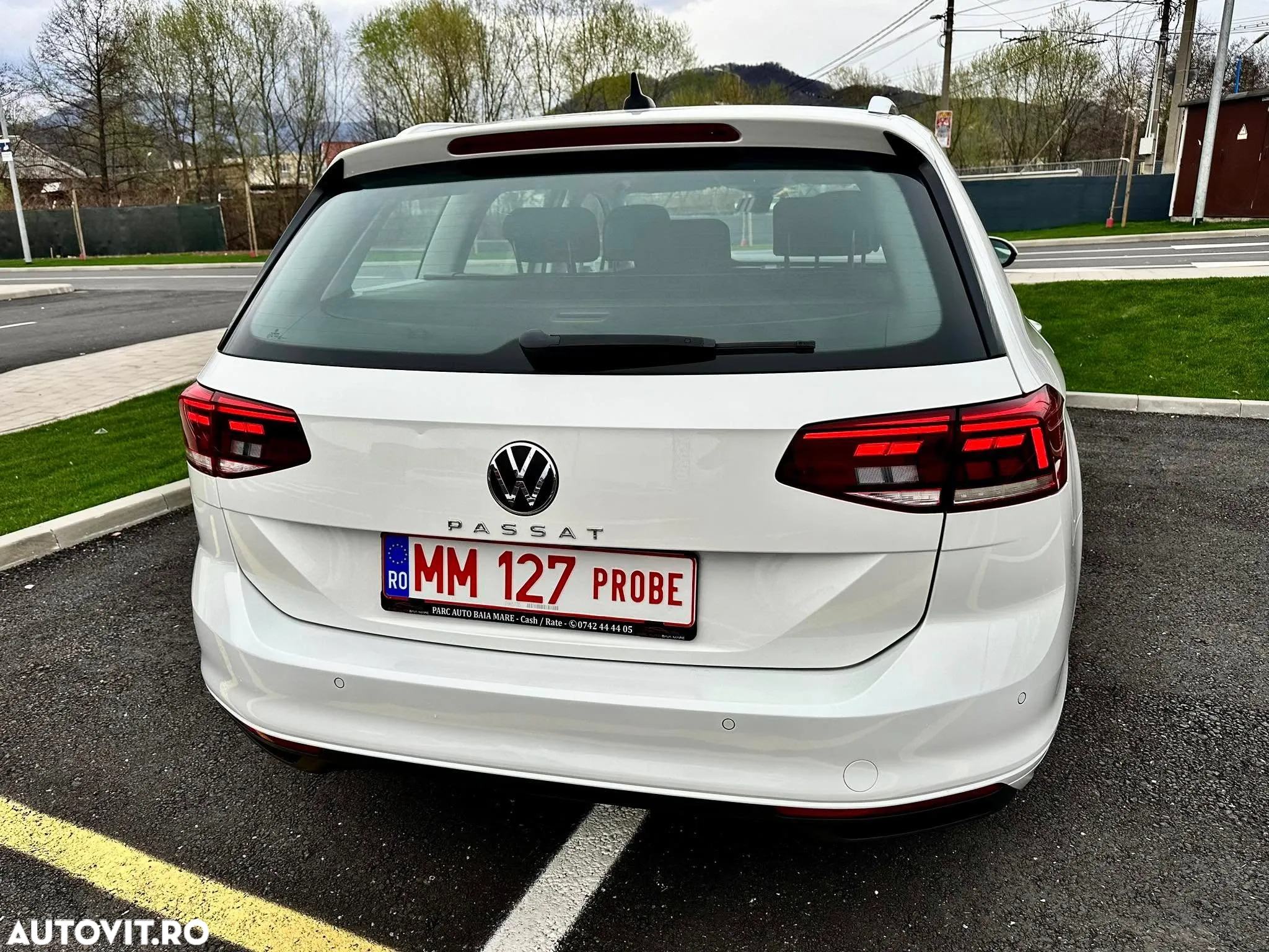 Volkswagen Passat Variant 2.0 TDI SCR DSG BlueMotion Highline - 11