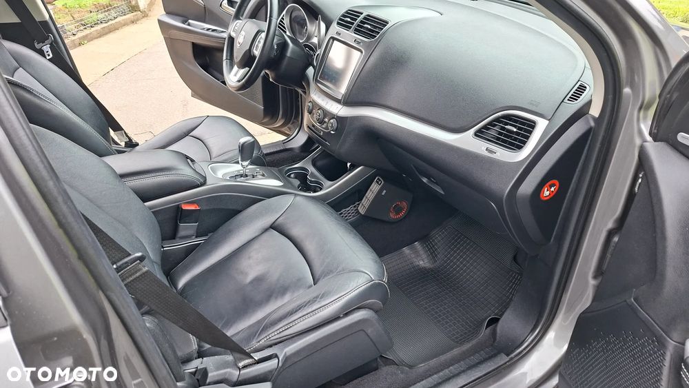 Fiat Freemont 2.0 Multijet Lounge AWD - 24