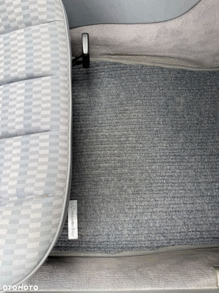 Mercedes-Benz W201 (190) - 24