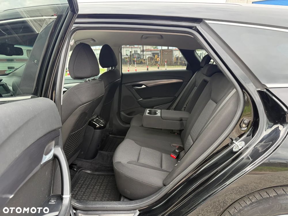 Hyundai i40 Kombi blue 1.6 Family+ - 5