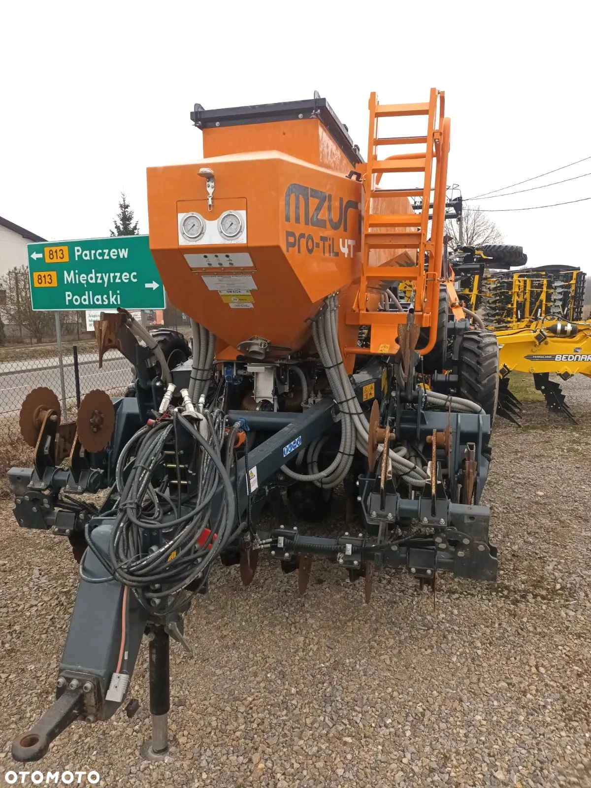 Inny MZURI Pro-Til 4T Select z XZACT - 2