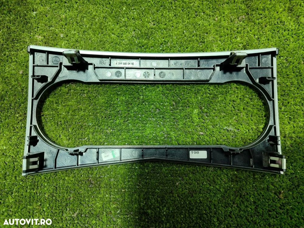 ORNAMENT PANOU CLIMA AC MERCEDES BENZ C250 CDI C CLASS W204 2.1 DIESEL 2010 / SEDAN COD OEM A2046800490 / 92420403 / 2008-2014 - 2