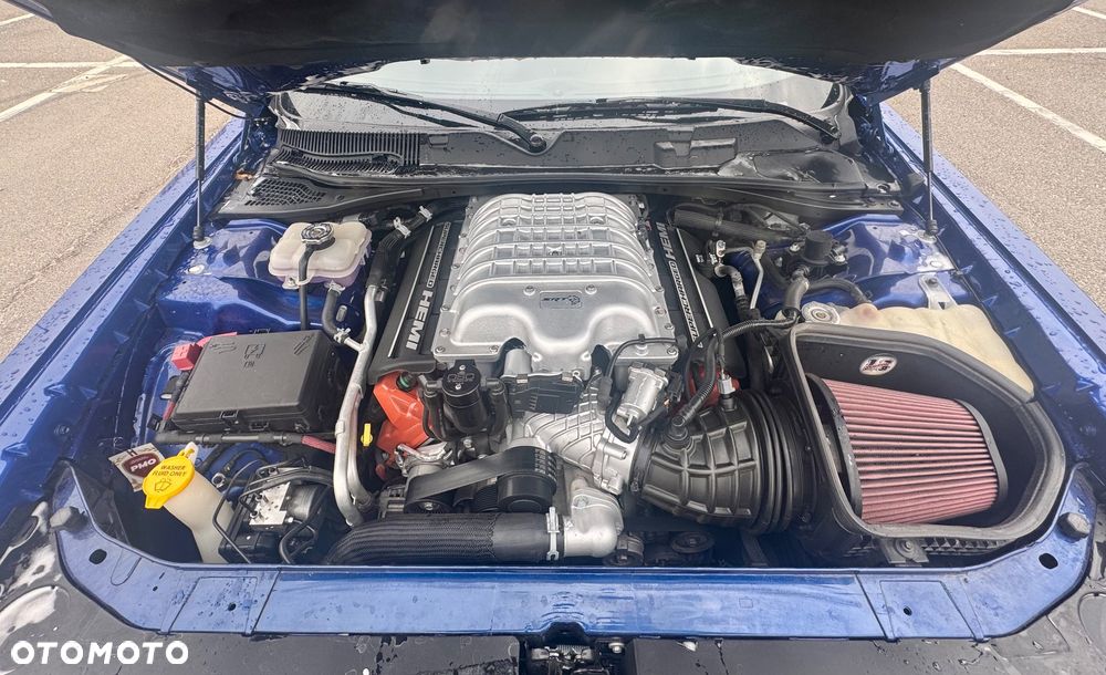 Dodge Challenger - 12