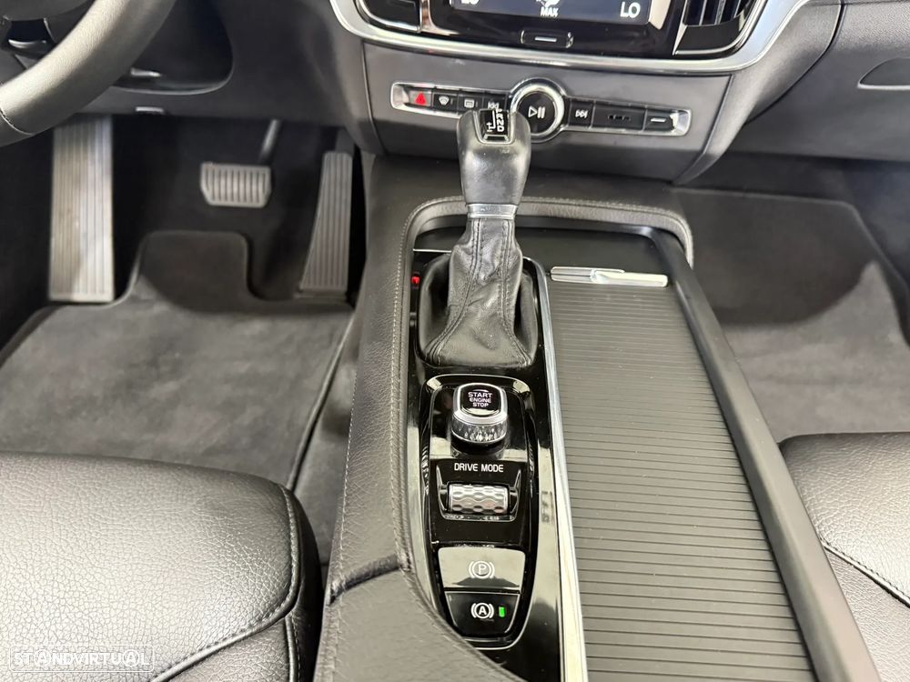 Volvo V90 2.0 D4 Momentum Plus Geartronic - 31