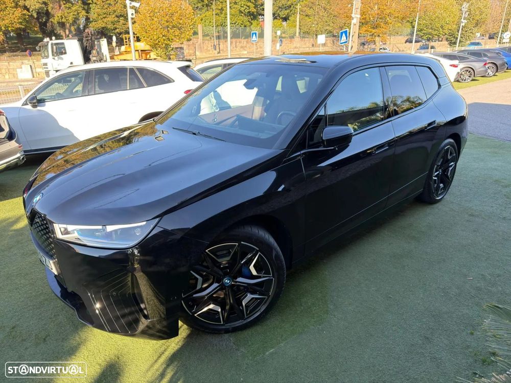BMW iX xDrive 40 Pack Desportivo - 7
