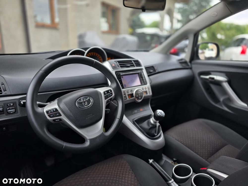 Toyota Verso - 25