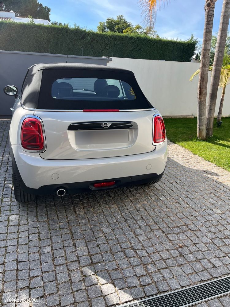 MINI Cabrio Cooper Auto. Sidewalk - 4