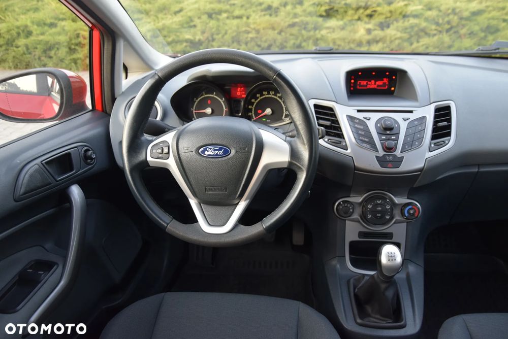 Ford Fiesta 1.25 Silver X - 30
