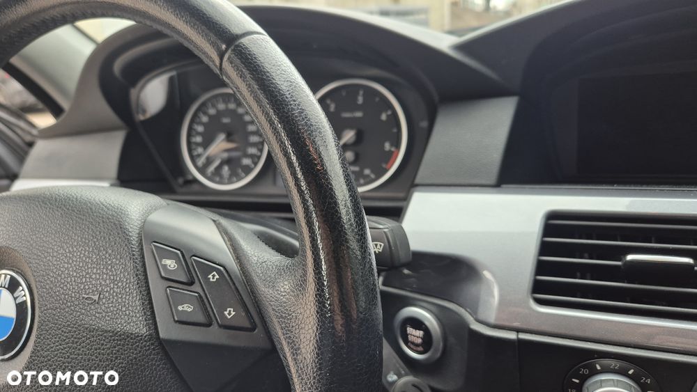 BMW Seria 5 520d Edition Exclusive - 6