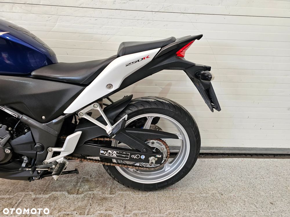 Honda CBR - 7