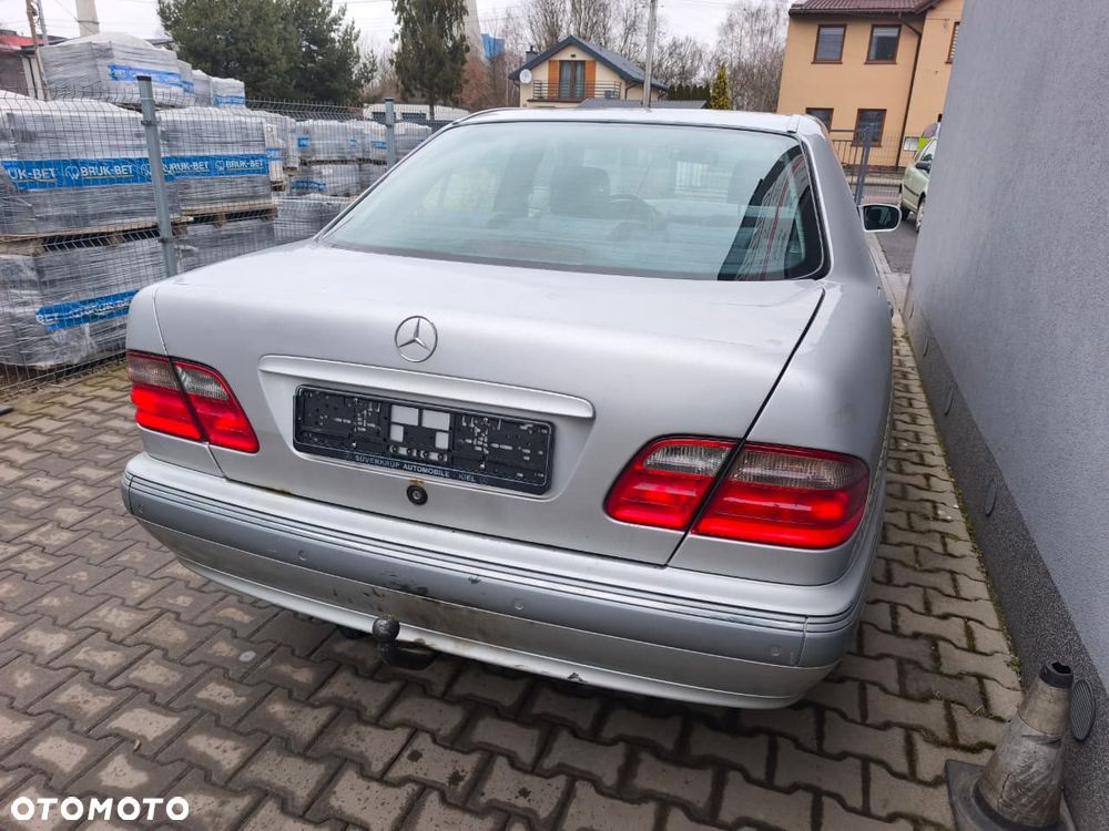 Mercedes-Benz Klasa E - 6