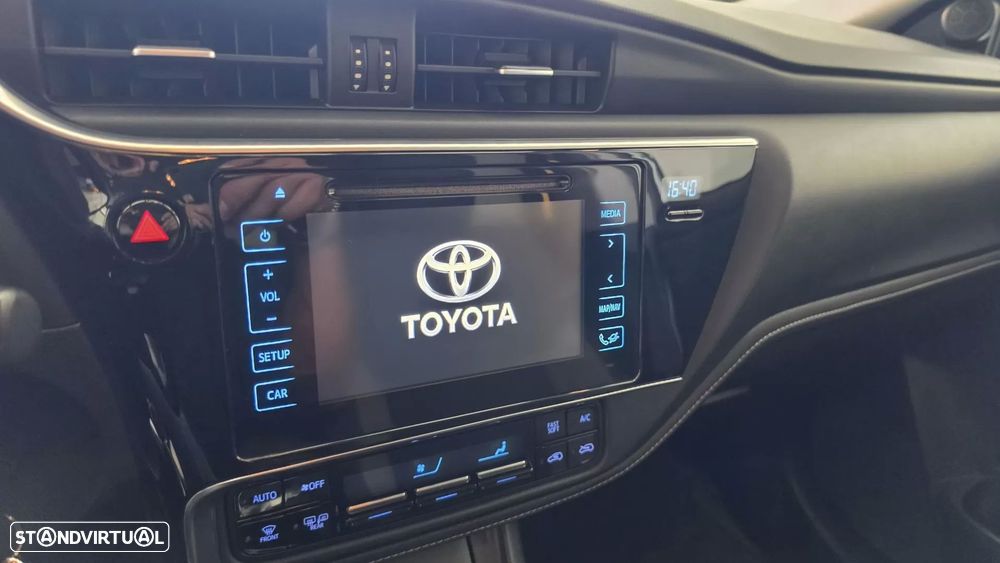 Toyota Auris 1.6 D-4D Exclusive+Navi - 41