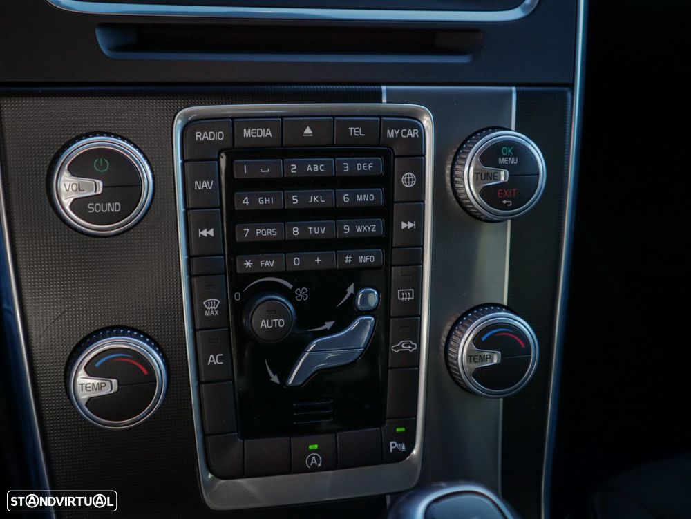 Volvo V60 2.0 D2 R-Design - 26