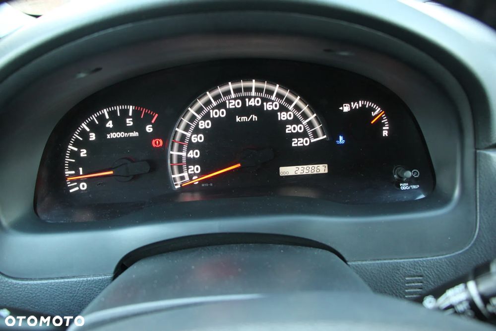 Toyota Avensis Verso D-4D - 5