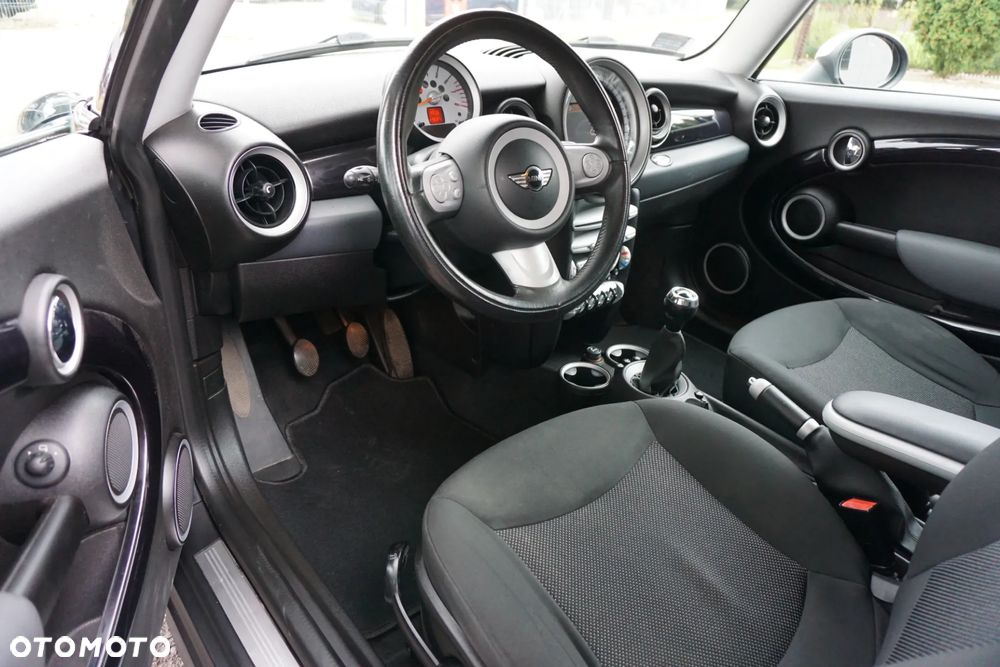 MINI Cooper 50 Mayfair - 8