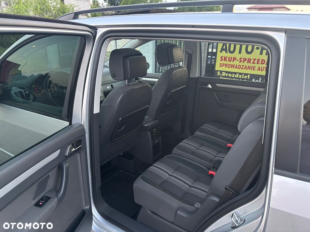 Volkswagen Touran - 8