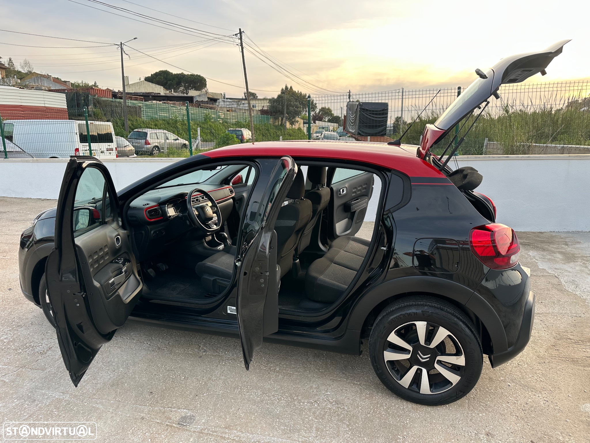 Citroën C3 1.2 PureTech Shine - 4