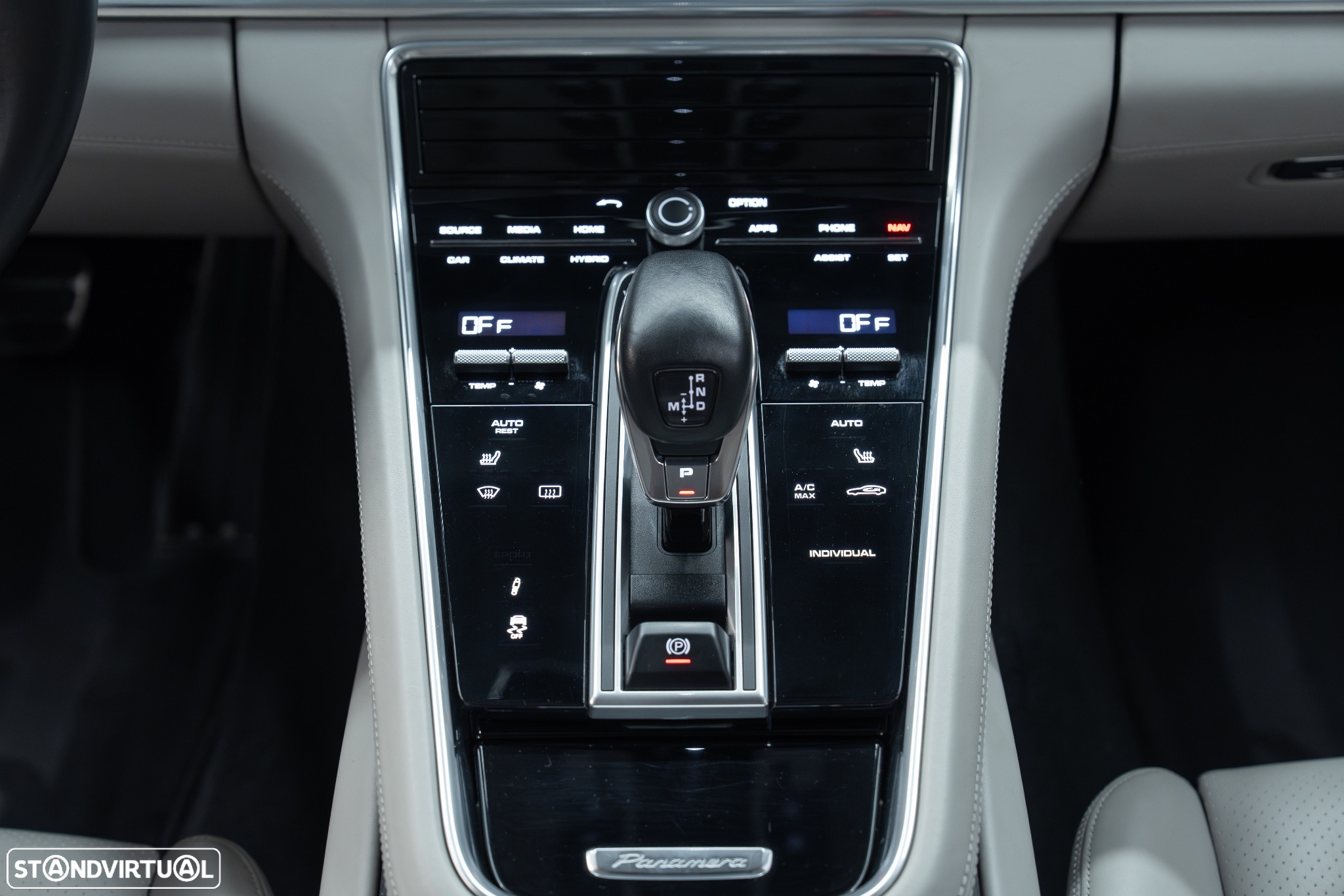 Porsche Panamera Sport Turismo 4 E-Hybrid Platinum Edition PDLS - 18