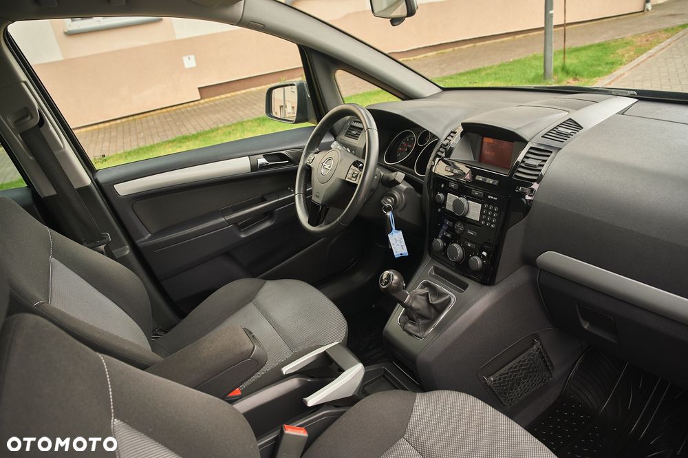 Opel Zafira 1.8 16V Comfort - 32