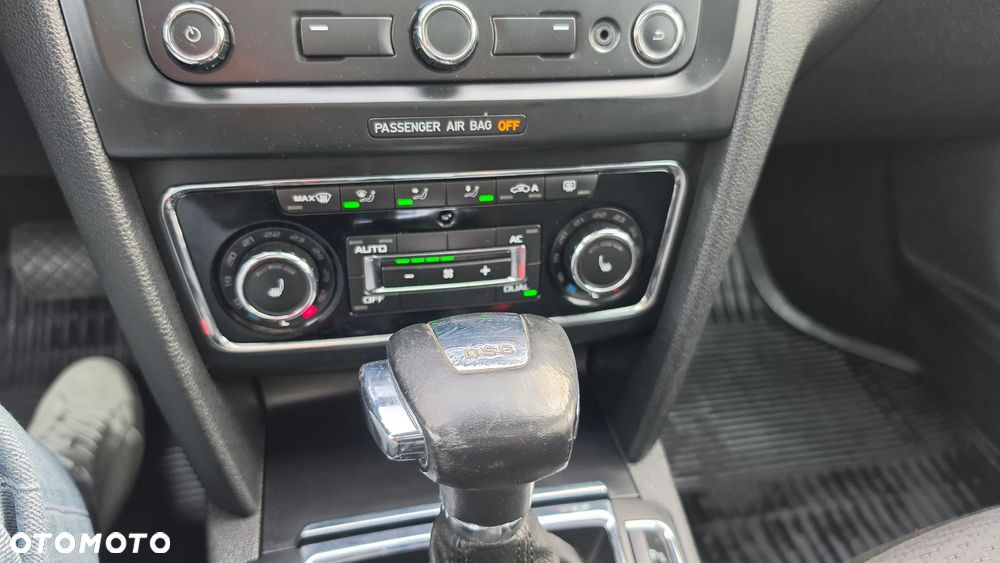 Skoda Superb 2.0 TDI DSG Elegance - 28