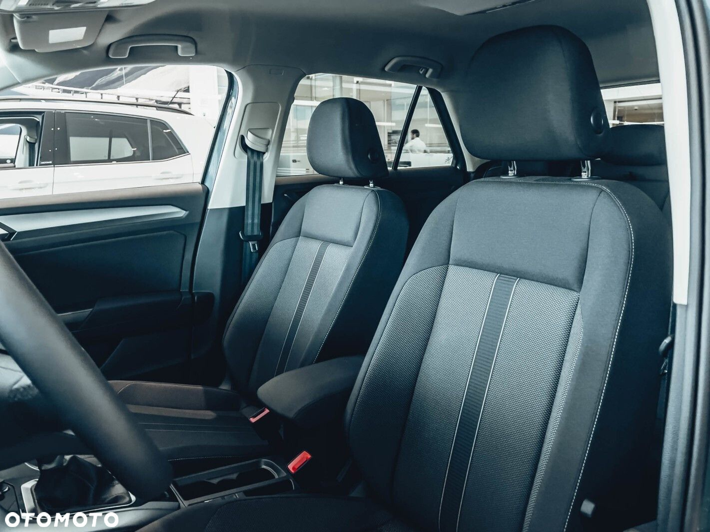 Volkswagen T-Roc - 9