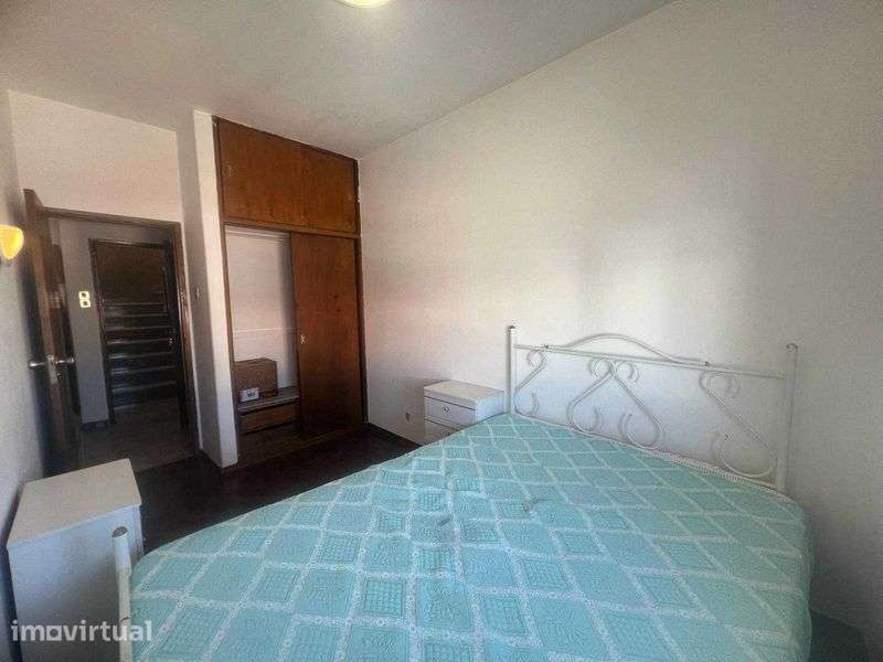 Vende-se Prédio com 2 andares a 350 m da praia - Grande imagem: 5/10