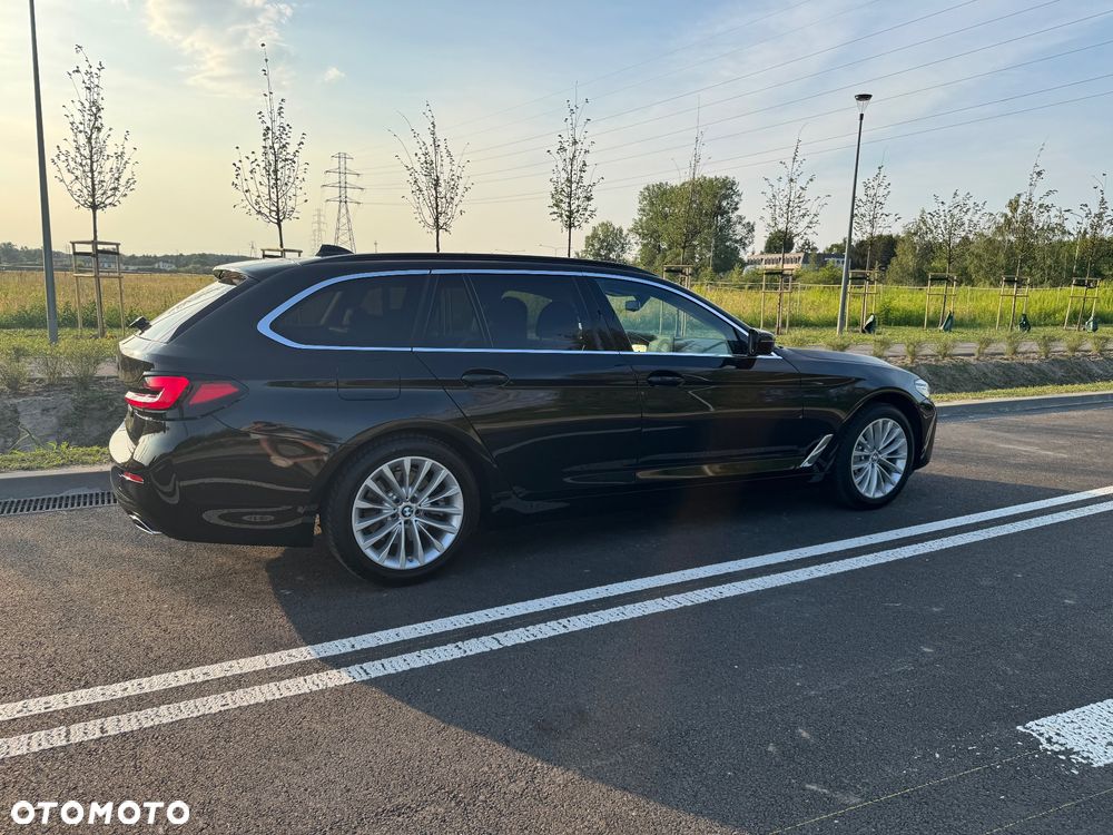 BMW Seria 5 530i xDrive mHEV - 12