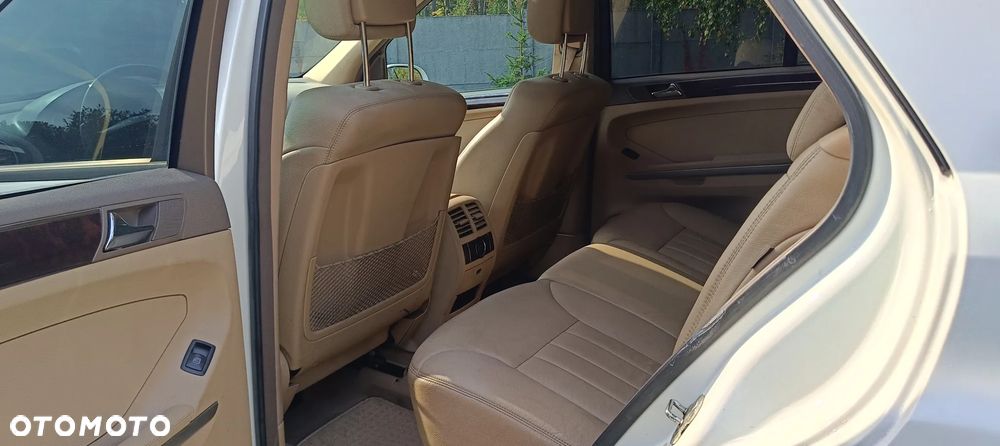 Mercedes-Benz ML 500 4-Matic - 12