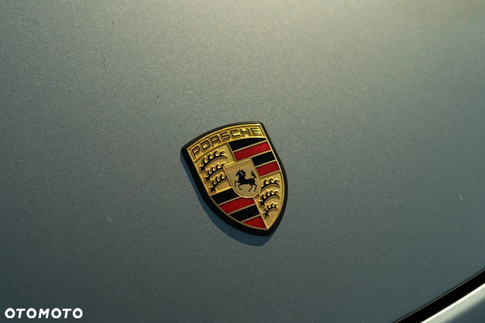 Porsche 911 Carrera - 4