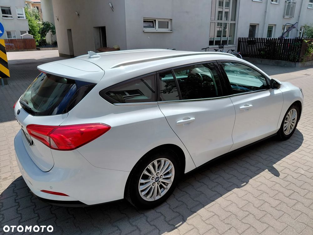 Ford Focus 1.5 EcoBoost Titanium ASS - 4