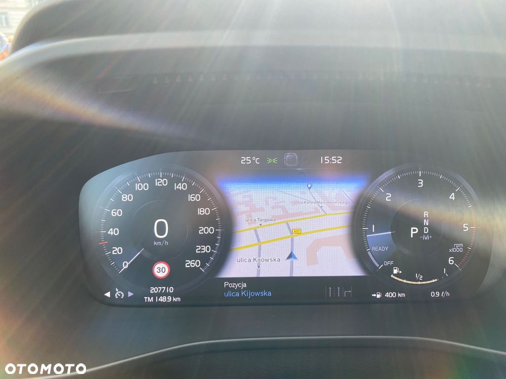 Volvo XC 40 D4 AWD Momentum Pro - 23