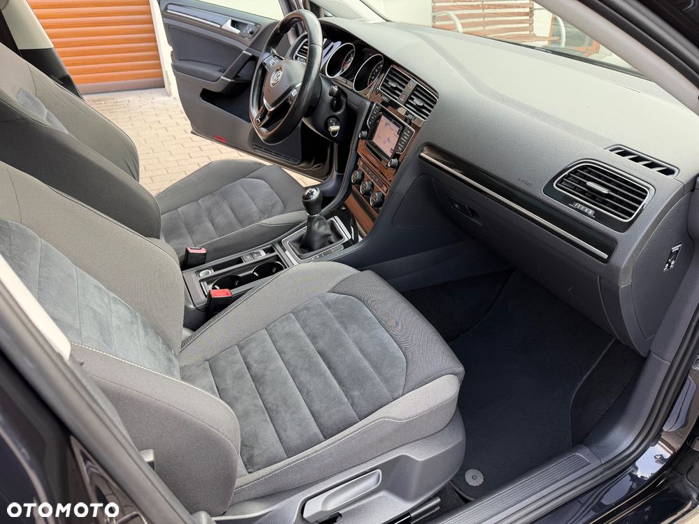 Volkswagen Golf 1.6 TDI DPF Highline - 8