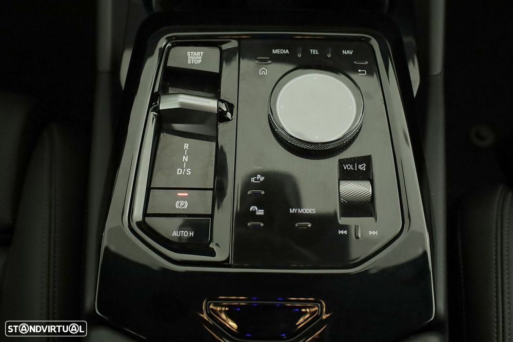 BMW 520 d Pack Desportivo M - 14