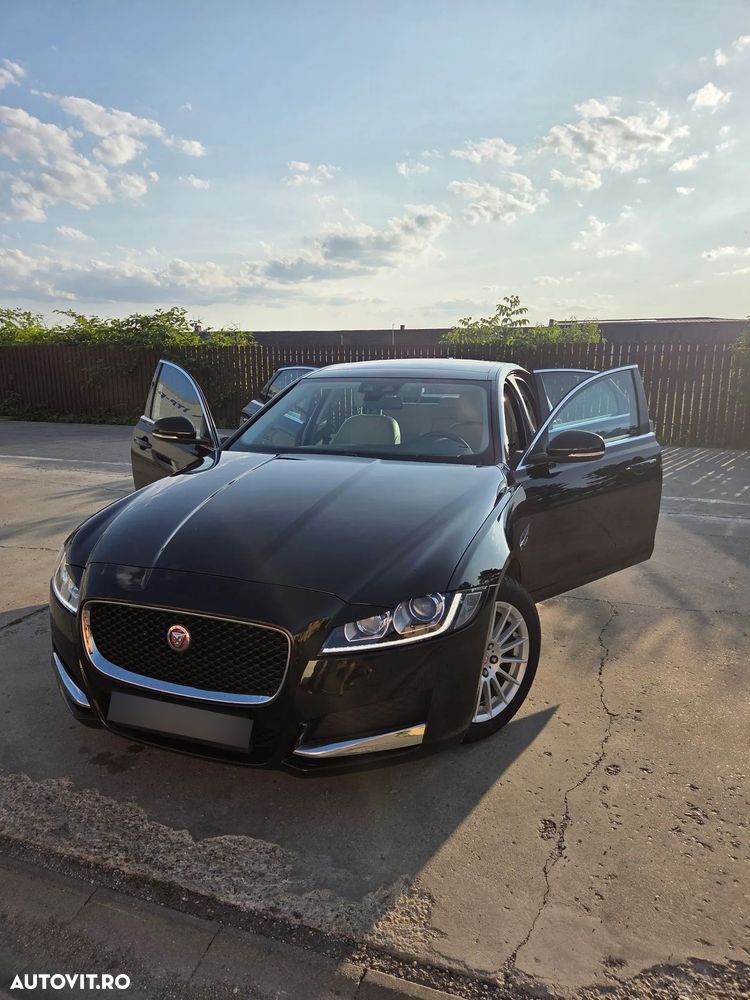 Jaguar XF 20d RWD E-Performance Prestige - 2