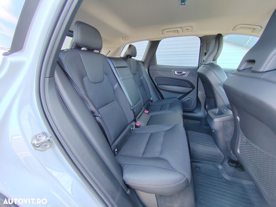 Volvo XC 60 B5 B AWD Geartronic Momentum Pro - 18