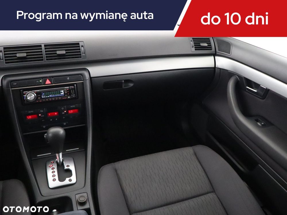 Audi A4 Limousine - 10