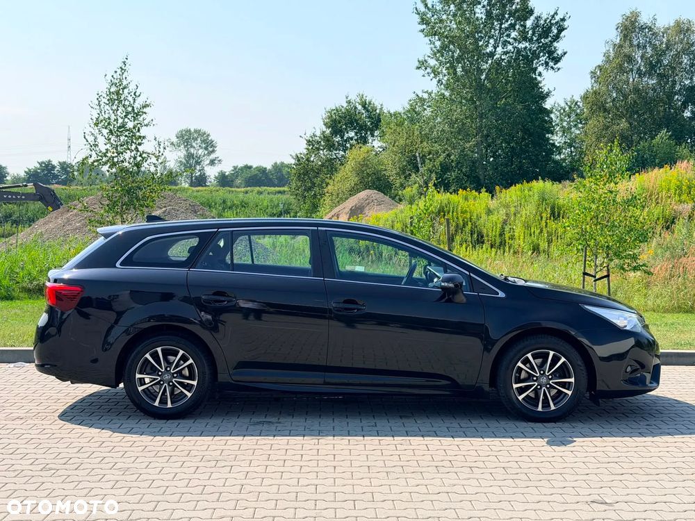 Toyota Avensis 1.8 Active - 6