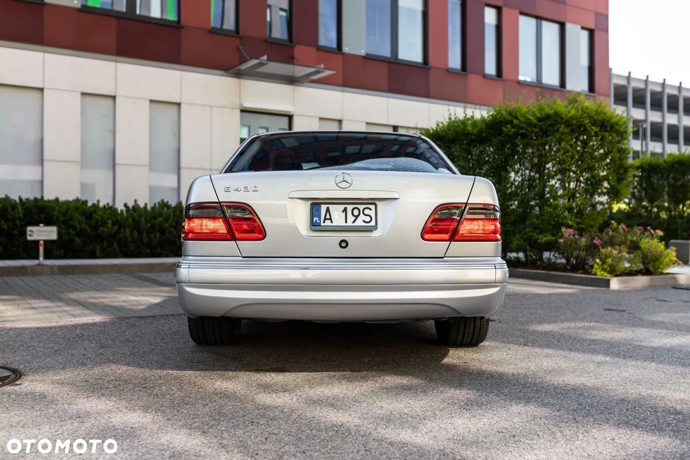 Mercedes-Benz Klasa E - 17