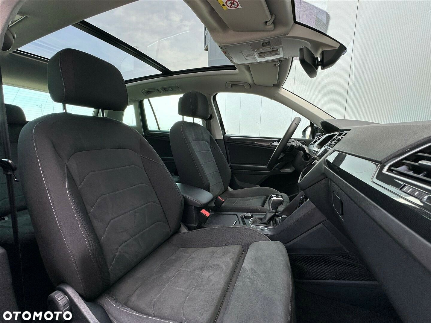 Volkswagen Tiguan 2.0 TSI 4Mot Elegance DSG - 32