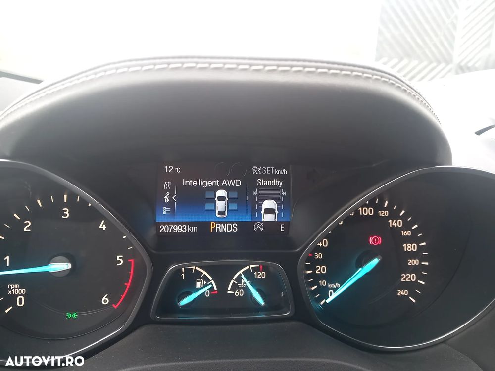 Ford Kuga 2.0 TDCi 4WD Powershift Vignale - 14