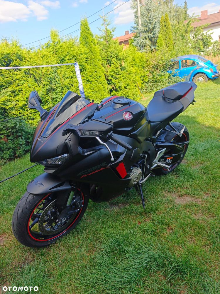 Honda CBR - 11