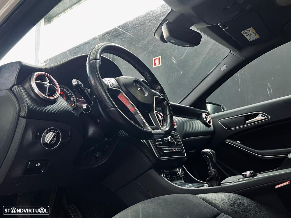 Mercedes-Benz A 180 d AMG Line - 17