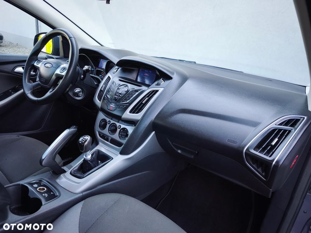 Ford Focus 1.6 TDCi DPF Titanium - 19