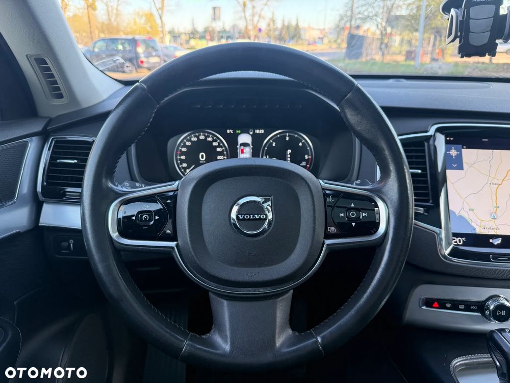 Volvo XC 90 - 25