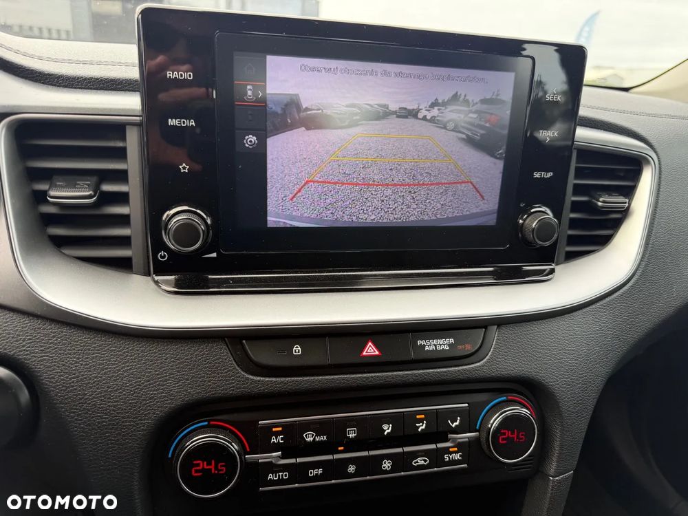 Kia Ceed 1.5 T-GDI M - 9