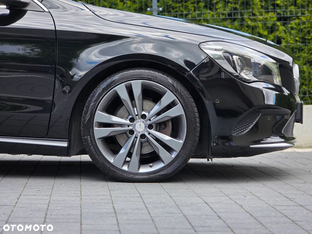 Mercedes-Benz CLA 200 - 4